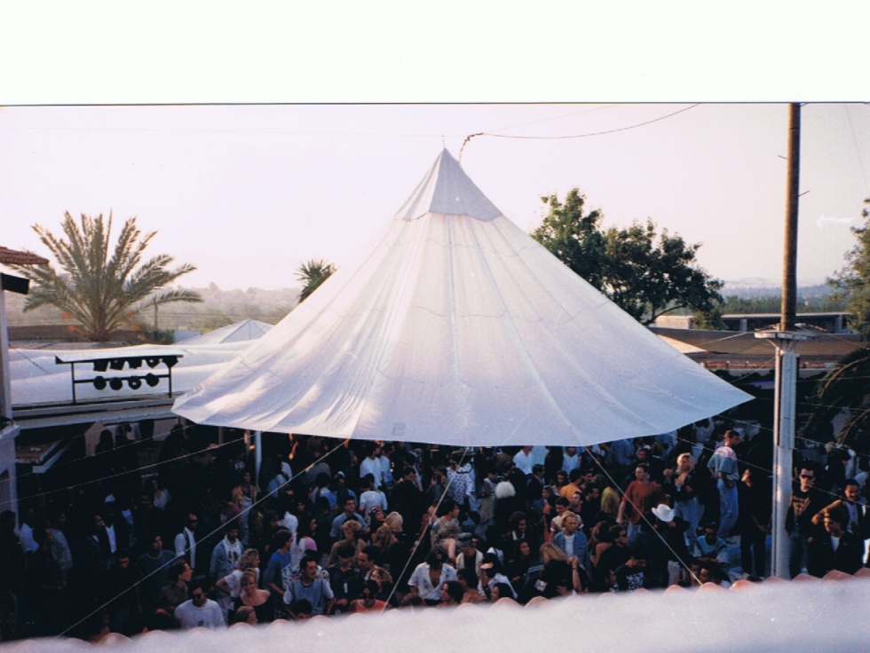 AMNESIA 1988